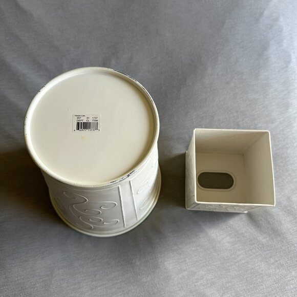 Distressed Metal Trash Can and Tissue Cover Bathroom Set - Picture 5 of 9